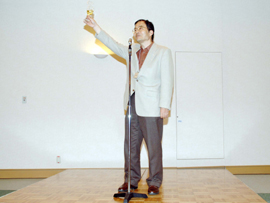 写真:最終日に開催された懇談会で乾杯をする後藤理事長