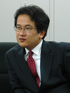 写真:岡田良介氏