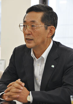 阿部 荘太郎氏