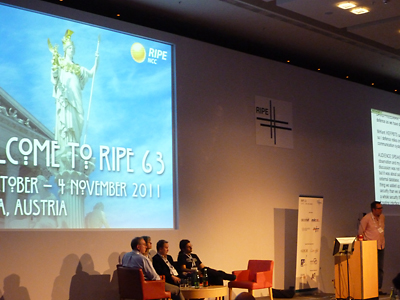 写真:Plenaryセッションでの、RPKI に関する議論