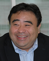 江崎 浩氏