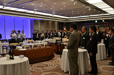 写真:懇親会の様子