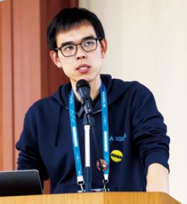 写真:JANOGで司会